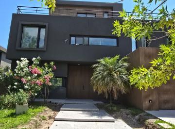 Casa · 1000m² · 7 Ambientes · 3 Cocheras · Casa Moderna en Venta, Barrio Nautico El Yacht, Nordelta
