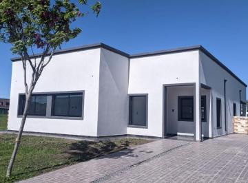 Casa de 5 ambientes, Pilar · Financiación