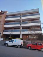 Departamento · 180m² · 5 Ambientes · 1 Cochera · A m de Shopping, Semi Piso 3 Dorm. Muy Amplio.