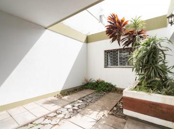 Casa en Alquiler de 4 ambientes Caballito Norte · Hermosa Casa en Caballito con Jardín, Garage y Patio con Parrilla!