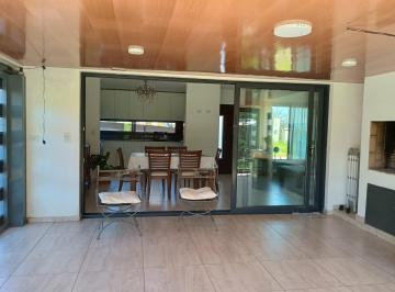 Casa · 183m² · 6 Ambientes · 2 Cocheras · Casa en Venta en Villa Catalina 3 Dorm.