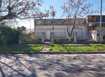 Casa · 70m² · 4 Ambientes · Casa en Lobos