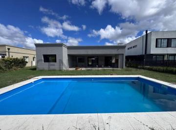 Casa · 176m² · 5 Ambientes · 2 Cocheras · Venta Casa El Canton Norte a Estrenar!