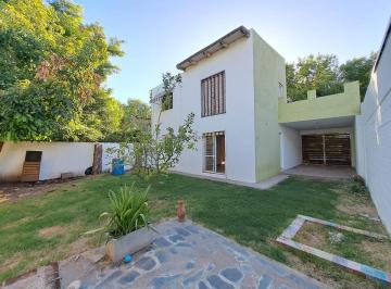 Casa · 143m² · 5 Ambientes · 1 Cochera · Venta Casa Tipo Duplex de 3 Dorm. 2 Banos Cochera Doble