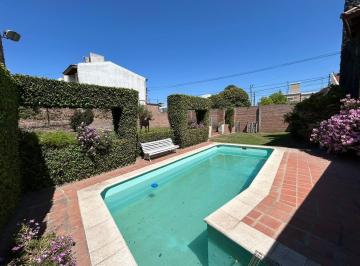 Casa · 240m² · 5 Ambientes · 2 Cocheras · Hermosa Casa en San Salvador