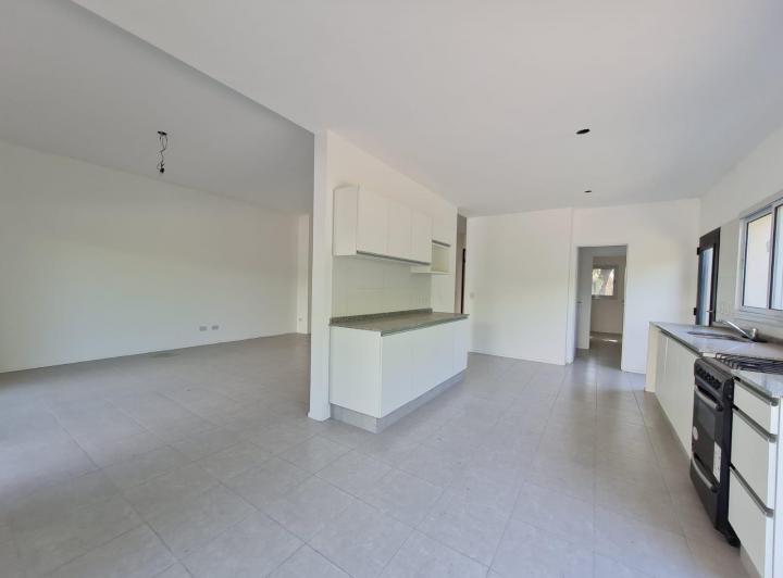 Casa · 160m² · 4 Ambientes · 2 Cocheras