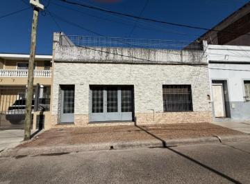 Casa · 230m² · 5 Ambientes · Pila 7300. Casa 5 Ambientes.