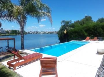 Casa · 500m² · 8 Ambientes · 2 Cocheras · Venta Casa Al Agua en Los Castores Nordelta