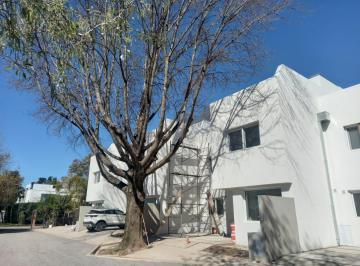 Casa · 156m² · 5 Ambientes · Casa en Venta San Isidro Calle Sin Salida