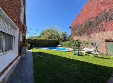 Casa · 195m² · 7 Ambientes · 2 Cocheras · Casa en Rosario