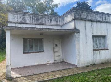 Casa · 700m² · 3 Ambientes · 1 Cochera · Casa, Platanos