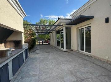 Casa · 150m² · 3 Dormitorios · 1 Cochera · Openhouse Vende Hermosa Casa en Prestigioso Barrio Dalvian