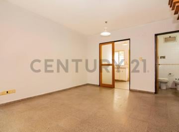 Departamento · 56m² · 4 Ambientes · Venta Casa de Pasillo 2 Dorm. en República de La Sexta, Rosario