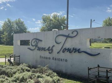 FUG-RSF-144_2 · Terreno en Venta en Funes Town