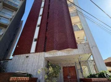 Departamento de 6 ambientes, Quilmes · Piso de 6 Ambientes a Refaccionar en Pleno Centro de Bernal