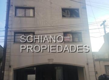 Departamento de 2 ambientes, Quilmes · Dos Ambientes Al Frente en Quilmes Centro. Muy Buena Ubicación y Estado.