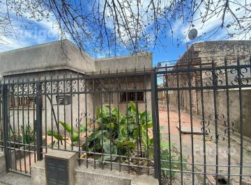 FUG-SPF-511_2 · Casa en Venta en Pérez, Excelente Ubicación