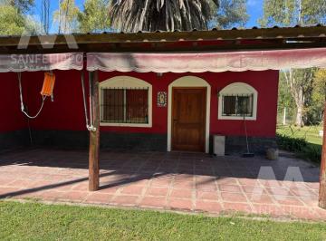 Quinta vacacional · 224m² · 3 Ambientes · 2 Cocheras · Casa Quinta / Chacra de 2 Hectáreas en Venta con Pileta en Ranchos - Alegre