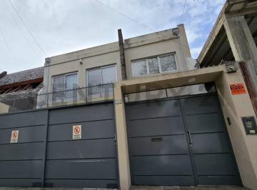 Casa · 225m² · 5 Ambientes · 2 Cocheras · Venta Casa/lote 5 Ambientes en Villa Pueyrredón – Ideal Vivienda Familiar o Uso Profesional