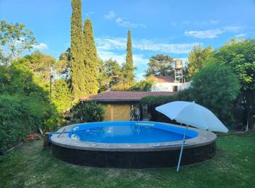 pileta · Casa con Quincho y Pileta