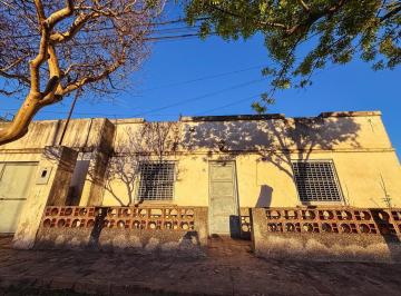 Casa · 952m² · 4 Ambientes · 1 Cochera · Propiedad con Amplio Terreno en Lehmann - Apta Crédito