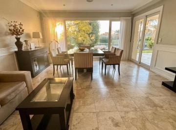 Casa · 450m² · 5 Ambientes · 3 Cocheras · Casa en Alquiler Barrio La Isla Nordelta
