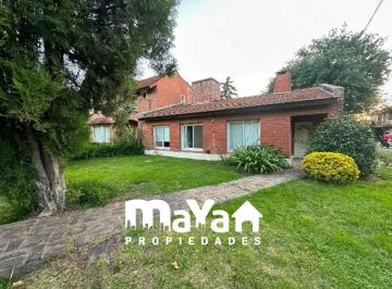 Casa · 124m² · 4 Ambientes · 2 Cocheras · Casa en Venta - Champagnat Cc