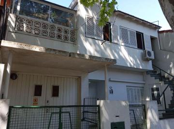 PH de 3 ambientes, Vicente López · PH en Pa. a m de Ctro Ccial de Villate. Sin Expensas. 3 Amb con Patio.