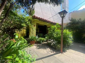 PH · 303m² · 5 Ambientes · 1 Cochera · Venta 2 PH en Block - Piñeyro, Avellaneda.