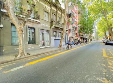 Casa · 519m² · 16 Ambientes · Terreno en Almagro
