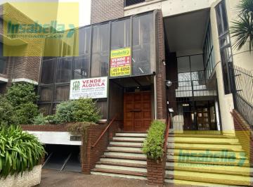 Oficina comercial · 360m² · 8 Ambientes · 1 Cochera · Local - Centro