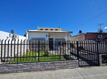 Casa · 186m² · 5 Ambientes · 1 Cochera · Casa en Venta en Virrey del Pino