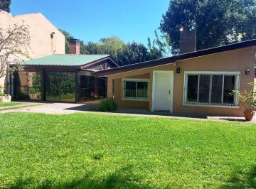 Casa de 4 ambientes, Ituzaingó · Chalet 4 Ambientes en Venta, Parque Leloir