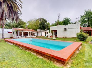 Casa · 130m² · 4 Ambientes · 2 Cocheras · Casa Quinta en Venta en Villa Elisa