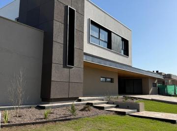 Casa de 8 ambientes, Luján de Cuyo · Magnífica Casa en El B° Gran Boedo, Luján de Cuyo/mza