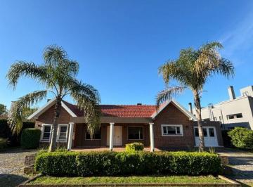 MDG-MDG-706_2 · Venta de Excelente Vivienda Ubicada en "Golf Chascomus Country Club"