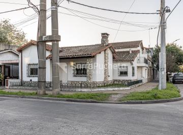 Casa · 180m² · 5 Ambientes · 1 Cochera · Venta Casa 4 Ambientes con Cochera y Patio en Haedo Sur