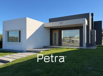 Casa · 220m² · 4 Dormitorios · Casa en Venta Ubicada en Barrio Senderos IV Costa Esmeralda