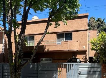 Casa de 5 ambientes, Vicente López · Exelente Casa de 5 Ambientes Reciclada Hace 7 Años. en Inmejorable Estado!