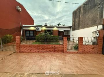 Casa · 433m² · 5 Ambientes · 1 Cochera · Cf1304 - Casa Apta Crédito Hipotecario - Amplio Terreno - Av Lopez Torres y Cmte. Rosales