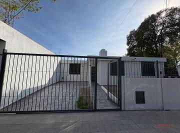 Casa de 5 ambientes, Carrodilla · Casa en Venta C/ Cochera en Carrodilla