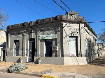 Casa de 7 ambientes, Esperanza · 25 de Mayo 1789 (Esquina Gral. Paz) | Casa Centrica con Amplio Terreno