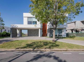 Casa · 450m² · 7 Ambientes · 6 Cocheras · Venta Casa - 6 Ambientes - Barrio Marinas - Puertos del Lago
