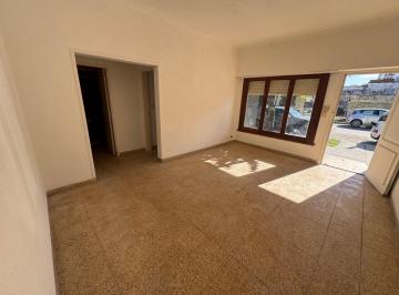 Casa · 146m² · 3 Ambientes · 1 Cochera · Casa en San José
