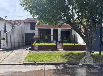 Casa · 140m² · 4 Ambientes · 2 Cocheras · Casa 4 Ambientes en Venta - Quilmes Oeste
