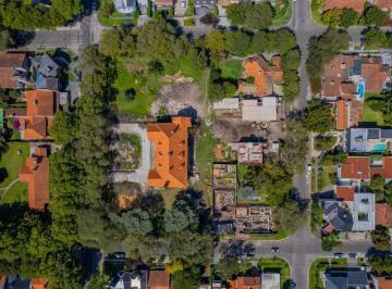 Terreno · 415m² · Excelente Lote en Exclusiva Manzana del Barrio Los Troncos.