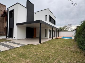Casa · 140m² · 3 Ambientes · 2 Cocheras · Casa a Estrenar en La Carolina
