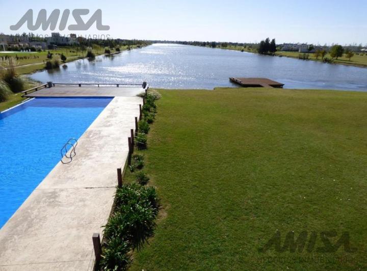 Casa · 140m² · 4 Ambientes · 2 Cocheras