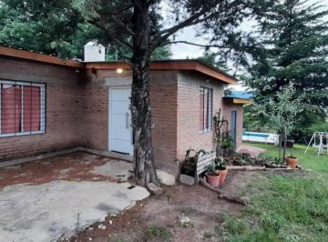Casa · 92m² · 3 Ambientes · 1 Cochera · "Dos Cabañas en Mirador del Lago"