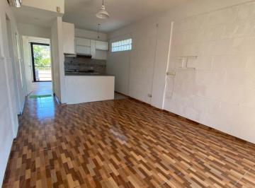 Departamento de 2 ambientes, Quilmes · Departamento 2 Ambientes con Balcón y Cochera, Bernal.